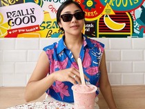 Gaya Keren Winona Willy, Ibu 2 Anak yang Hobi Kulineran di Kafe