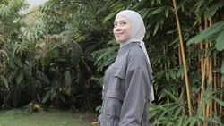 Potret Zara Adhisty Berhijab, Disebut Lebih Adem Potret Zara Adhisty Berhijab, Disebut Lebih Adem