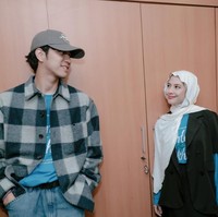 Adhisty Zara, atau juga dikenal dengan Zara Ex-JKT48, membintangi film drama romantis bernuansa religi ‘Cinta Dalam Ikhlas’. Dalam film tersebut, Zara memerankan karakter Ara, yang sehari-harinya mengenakan hijab. Foto: Instagram/@zaraadhsty