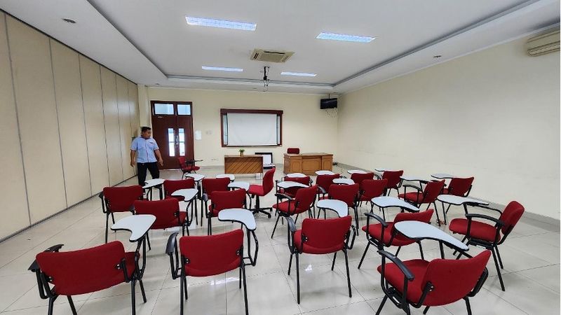 adv universitas terbuka
