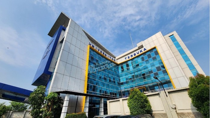 adv universitas terbuka