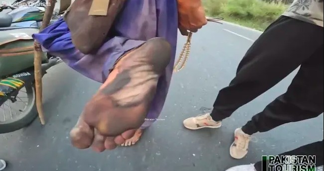 “Tujuanku adalah untuk melintas ke India tapi mereka tidak memberiku visa. Kami akan kembali ke Islamabad, untuk mengambil paspor kami dan kembali mencoba untuk melewati perbatasan ke China,” katanya kepada pewawancara Pakistan Tourism.Foto: Dok. Pakistan Tourism