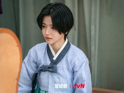 10 Artis Drakor Terpopuler di November 2024, Kim Tae Ri Saingi Jung Hae In