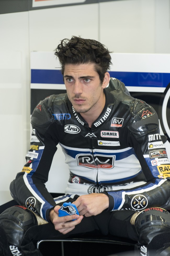 Axel Pons merupakan matan pembalap profesional Moto2 di kelas 125cc dan 250cc. Sosoknya jadi sorotan di dunia balap mengingat dirinya merupakan anak dari pembalap dua kali juara dunia, Sito Pons.Foto: Getty Images