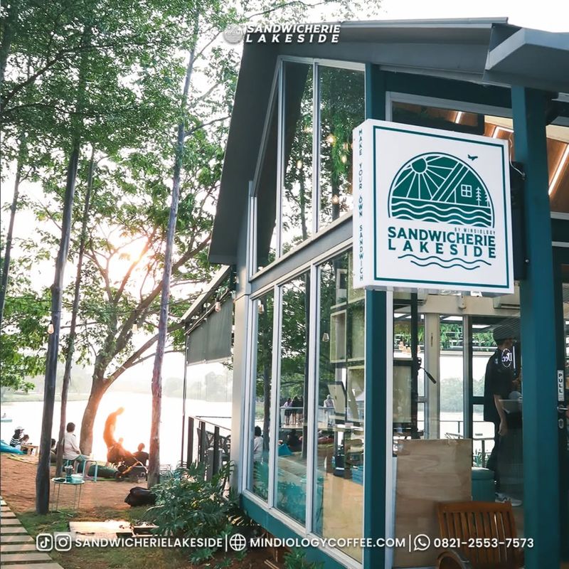 Restoran dan Kafe di Citra 8 Lakeside
