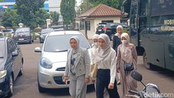 Cut Intan Nabila Datangi Pengadilan, Siap Bersaksi di Sidang KDRT Armor