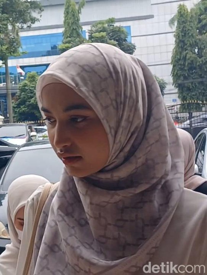 Cut Intan Nabila