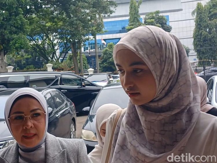 Cut Intan Nabila Datangi Pengadilan, Siap Bersaksi di Sidang KDRT Armor