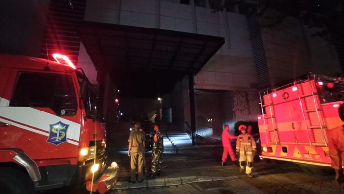 Emperor Spa terbakar