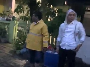 Hujan-hujanan Seusai Coblosan, Eri Cahyadi Cek Saluran Air Antisipasi Banjir