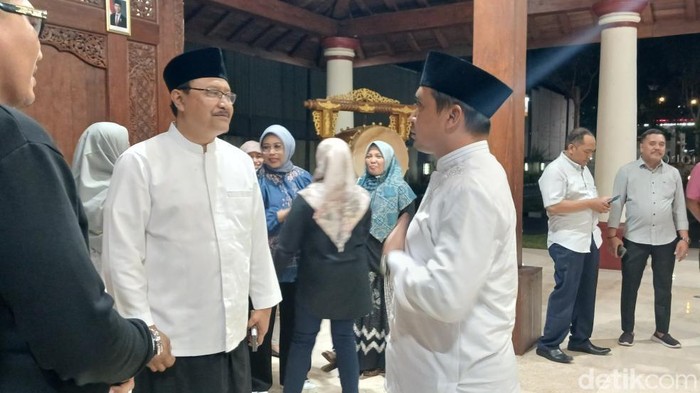 Gus Ipul beri selamat ke Mas Adi yang menang lawan kotak kosong di Pilbup Pasuruan