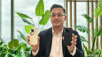Huawei Pura 70 Ultra hadir dalam dua varian warna. Foto: Adi Fida Rahman/detikINET