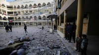 Ini bangunan sekolah di Kota Gaza yang diserang Israel, Rabu (27/11).  