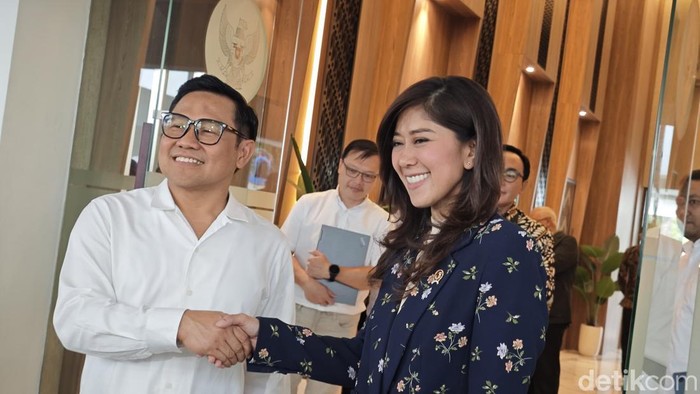 Menteri Koordinator Bidang Pemberdayaan Masyarakat (Menko PM) Muhaimin Iskandar dan Menteri Komunikasi dan Digital (Menkomdigi) Meutya Hafid.