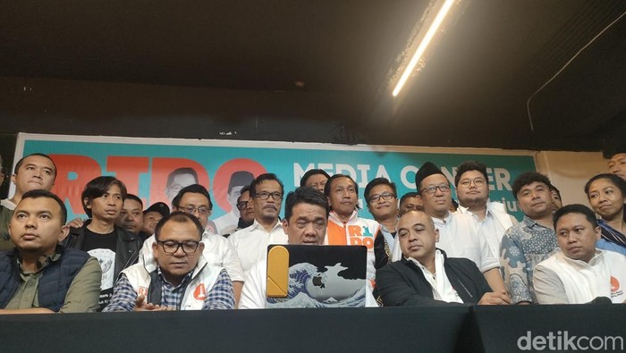 Jumpa pers Ketua Tim Pemenangan Ridwan Kamil-Suswono, Ahmad Riza Patria dan tim