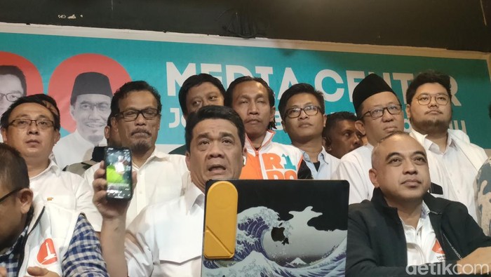 Jumpa pers Ketua Tim Pemenangan Ridwan Kamil-Suswono, Ahmad Riza Patria dan tim