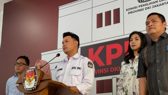Kepala Divisi Data dan Informasi KPU DKI Fahmi Zikrillah (bicara di podium)-(Anggi/detikcom)