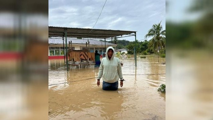 Kondisi banjir yang melanda TPS 02 Desa Piasa Ulu, Kecamatan Tinggi Raja, Asahan. (Istimewa)