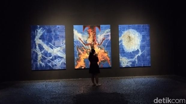 Media preview pameran tunggal Korakrit Arunanondchai digelar di Museum MACAN Jakarta Barat.