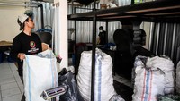 Dengan program yang dijalankan melalui bank sampah tersebut ditargetkan mampu meningkatkan minat dan kesadaran masyarakat untuk memanfaatkan sampah nonorganik sebagai salah satu sumber pendapatan sekaligus menjaga lingkungan tetap lestari.