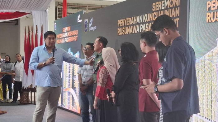 Menteri Perumahan dan Kawasan Permukiman Maruarar Sirait (Ara) saat acara serah terima kunci Rusunawa Pasar Rumput, Jakarta Selatan.