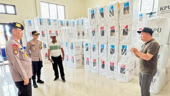 Pengecekan logistik Pilkada