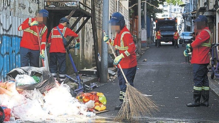 Penjual Baik Hati Ini Jual Minuman Hanya Rp 3 Ribu untuk Tukang Sapu
