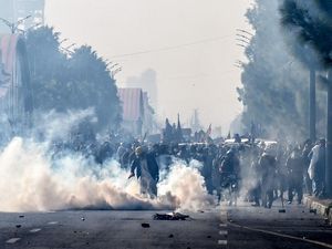 Pakistan Tangkap Nyaris 1.000 Demonstran yang Tuntut Eks PM Bebas