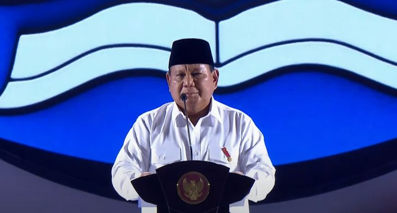 Prabowo menangis saat pidato di hari Guru Nasional (dok. YouTube Setpres)