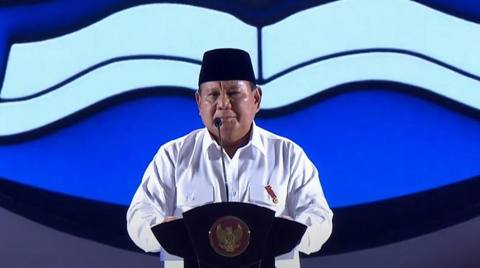 Prabowo menangis saat pidato di hari Guru Nasional (dok. YouTube Setpres)