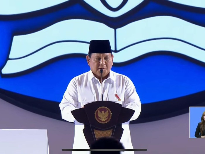 Prabowo saat memberikan sambutan di puncak Hari Guru Nasional 2024.
