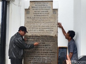 Kisah Penemuan Tak Sengaja Prasasti Peninggalan Belanda di Palembang