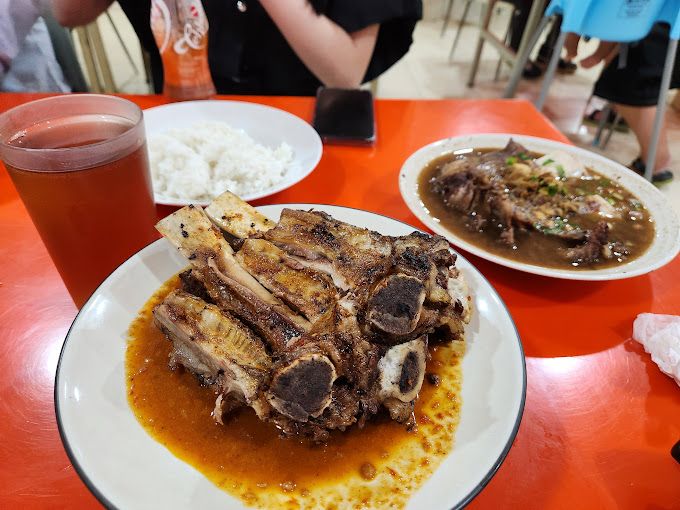 Makan Enak di 5 Restoran Khas Makassar Rating Tertinggi di Jakarta