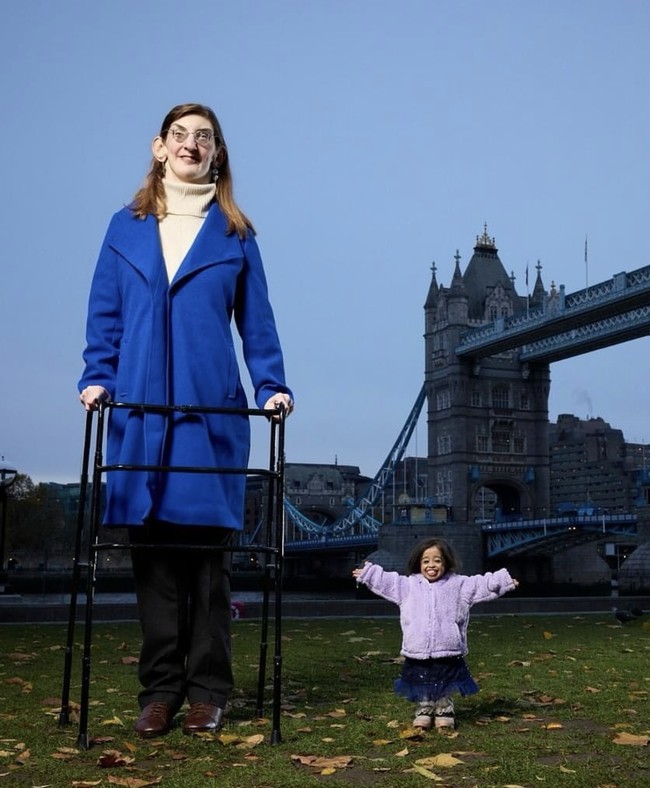 “Diakui sebagai ikon Guinness World Records adalah kehormatan terbesar yang pernah saya terima. Saya merasa seperti berada di antara para seniman dan atlet yang selalu saya kagumi,” ungkap Rumeysa. Foto: dok. Instagram @rumeysagelgi