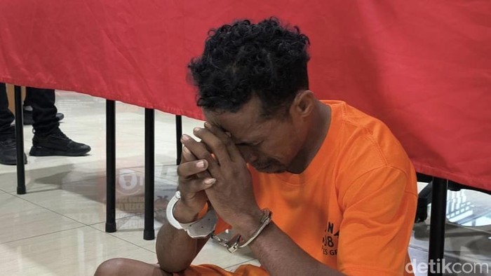 Matias Leu (41), suami yang membunuh istrinya Magdalena Fallo (40) di Driyorejo, Gresik