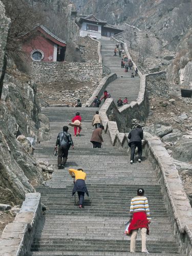Tangga di Gunung Taishan, China