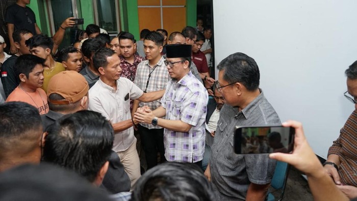 Teddy Meilwansyah dan tim relawan kemenangan ucapkan terimakasih kepada masyarakat.