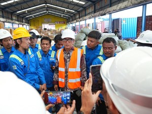 Wamenaker Pastikan Aktivitas Pelabuhan Aman lewat Sertifikasi K3 TKBM