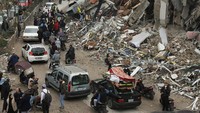 Lalu lintas mengalir deras ke pinggiran selatan Beirut pada hari Kamis (28/11), saat sebagian orang kembali ke daerah tersebut pada hari kedua gencatan senjata.