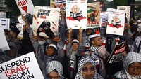 Aksi solidaritas yang diikuti ratusan peserta dari berbagai elemen masyarakat di kota tersebut untuk menyerukan kemerdekaan negara Palestina. 