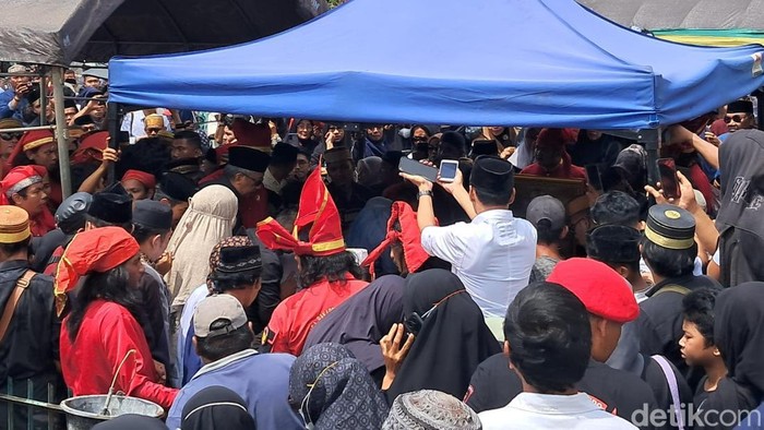 Pemakaman Raja Gowa ke-38 Andi Kumala Idjo Karaeng Lembang Parang di Makam Katangka, Kabupaten Gowa.