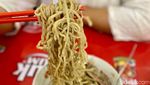 Gurihnya Nendang! Bakmi Acang Topping Ayam Kampung di Jakbar