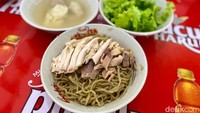 Usianya Ada yang 97 Tahun! Ini 5 Bakmi Legendaris dan Laris di Jakarta Barat Usianya Ada yang 97 Tahun! Ini 5 Bakmi Legendaris dan Laris di Jakarta Barat