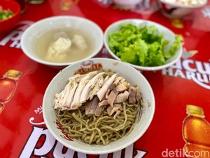 Gurihnya Nendang! Bakmi Acang Topping Ayam Kampung di Jakbar