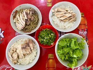 10 Warung Bakmi Paling Tua di Jakarta, Cita Rasa Klasiknya Ngangenin!