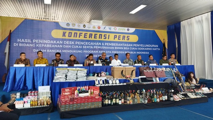 Bea Cukai Bandara Soekarno Hatta musnahkan penyeludupan barang ilegal