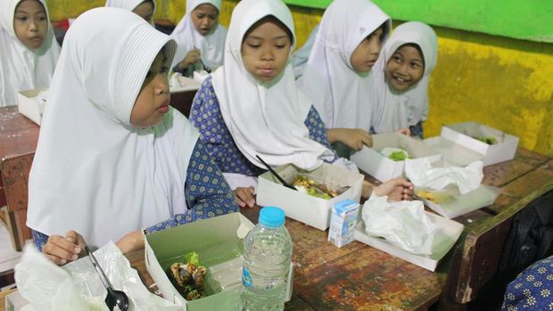 BUMN Perikanan Indonesia uji coba makan bergizi gratis dengan menu ikan. Dok: Perindo