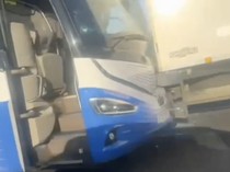 Apesnya Real Madrid: Usai Kalah dari Liverpool, Busnya Tabrak Truk