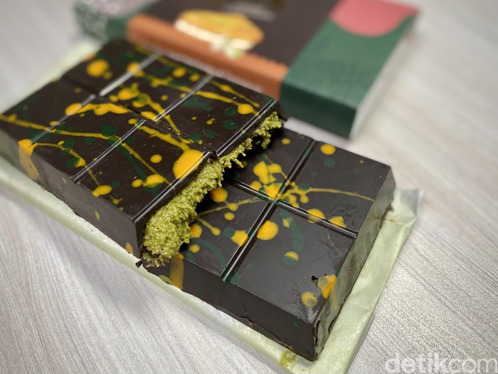 Cokelat Dubai dari Fix Dessert Chocolatier