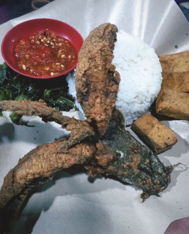 Di Tanjung Duren Ada Chinese Food Gerobakan hingga Bakmi Viral